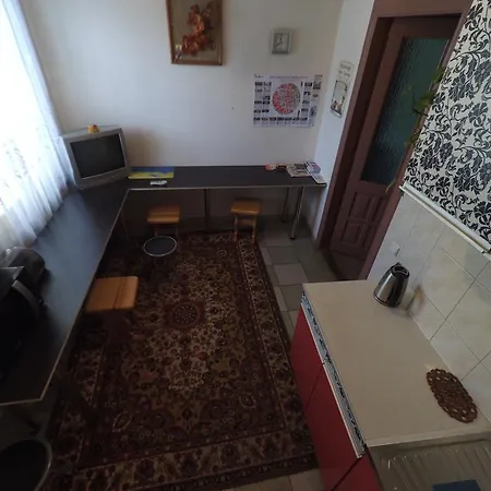 Staremisto Hostal *